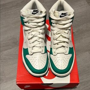 Nike Dunk High “Phantom” Stadium Green